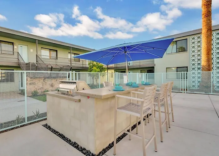 Funky Modern Micro - Walk To Ot Apartment *